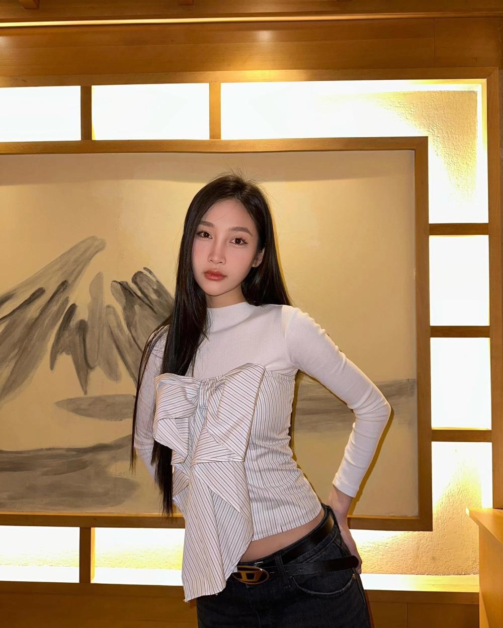 Juky San chiều cao và phong cách thời trang nữ tính, ngọt ngào