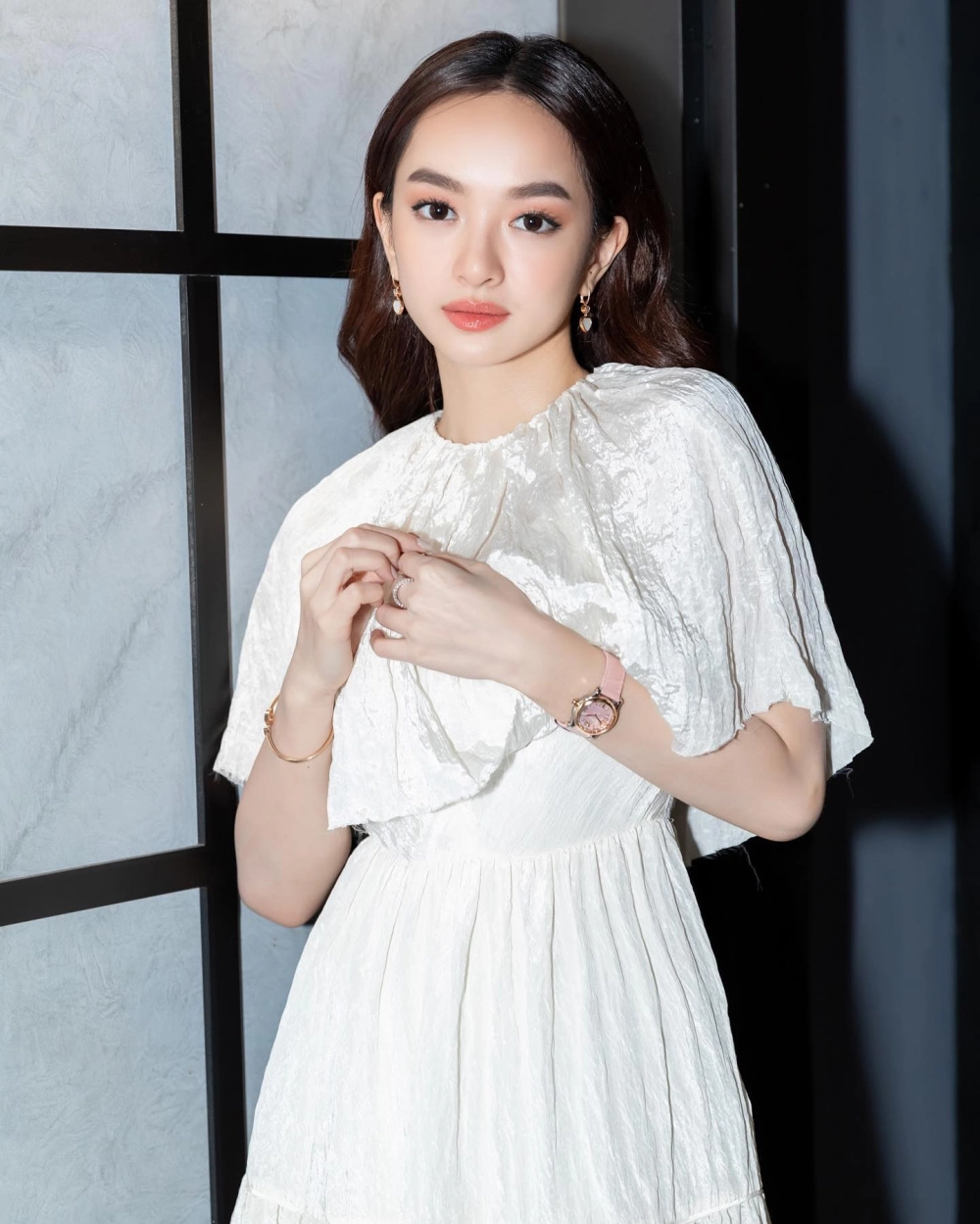 Kaity Nguyễn số đo 3 vòng và thân hình đồng hồ cát đầy gợi cảm