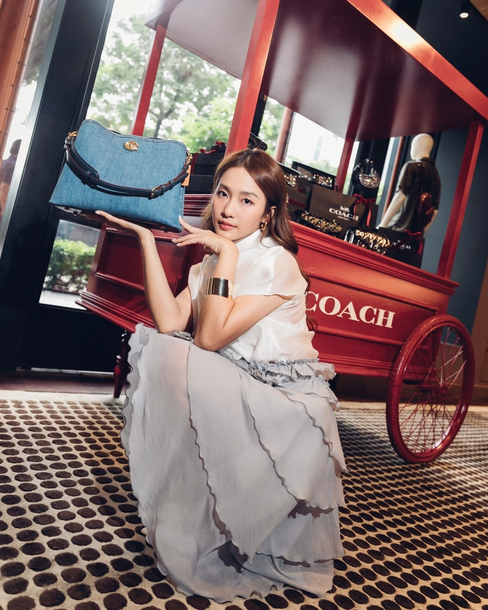 Khả Ngân chiều cao và vóc dáng cân đối, xinh đẹp