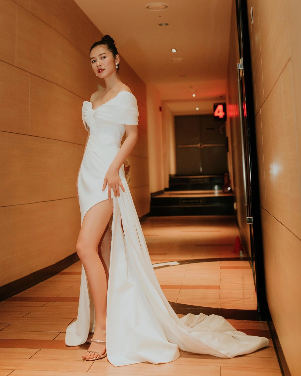 Ca sĩ Kiều Oanh và những lần khoe giọng hát ngọt ngào trên sân khấu