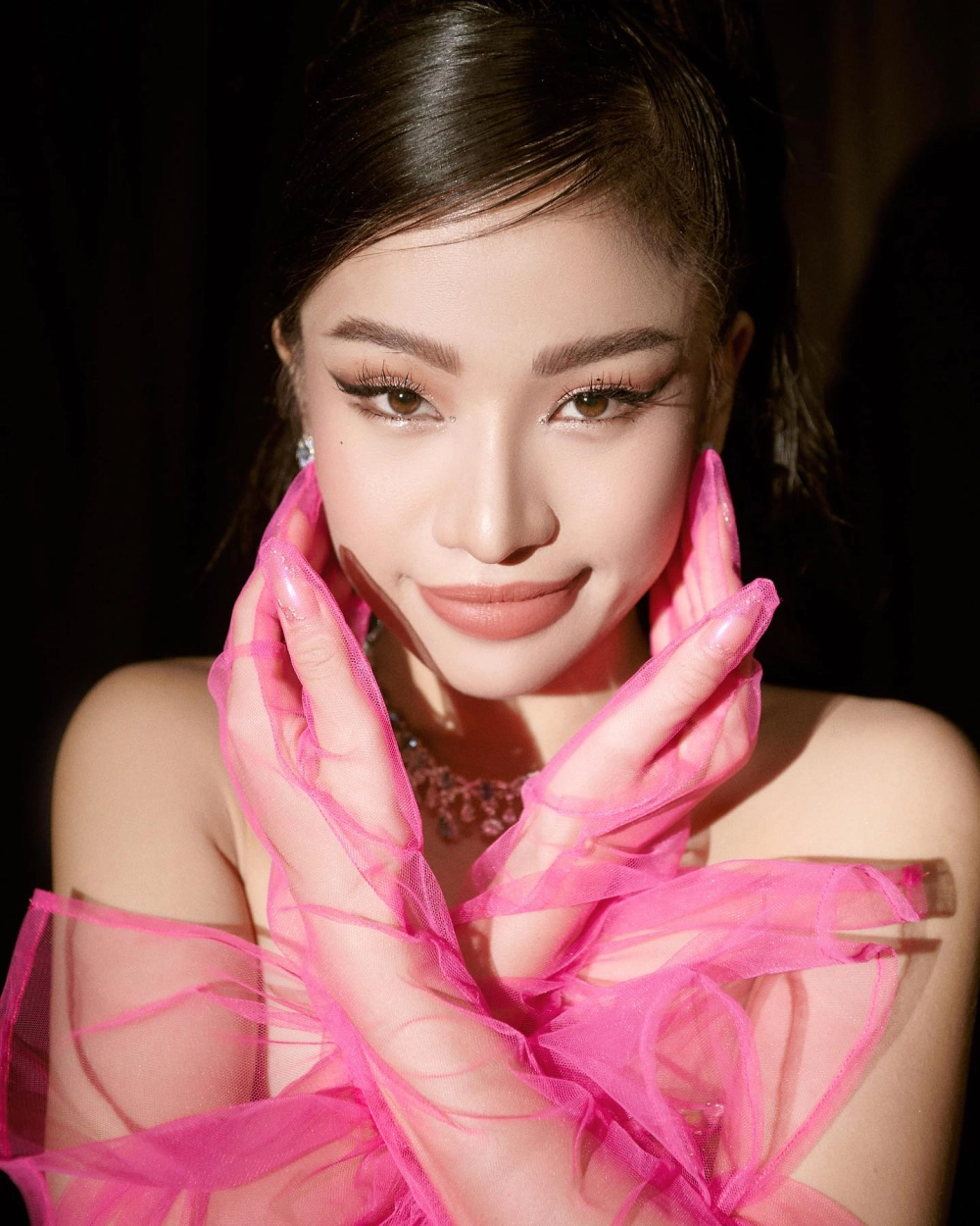 Vùng ký ức Lâm Bảo Ngọc và màn trình diễn bùng nổ tại The Masked Singer