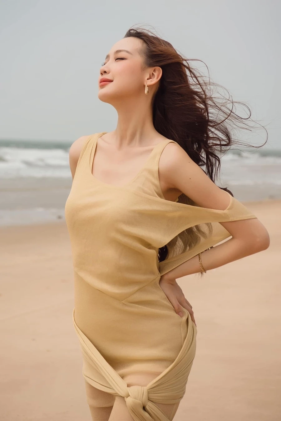 Lê Nguyễn Bảo Ngọc height 1.85m, một chiều cao vô cùng ấn tượng