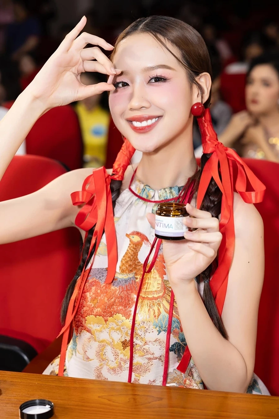 Lê Nguyễn Bảo Ngọc bao nhiêu tuổi và nhan sắc ngày càng thăng hạng