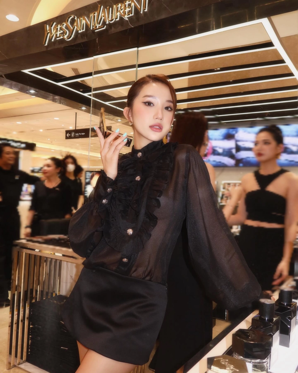 Ảnh Lê Thị Khánh Huyền và phong cách thời trang ngày càng thăng hạng