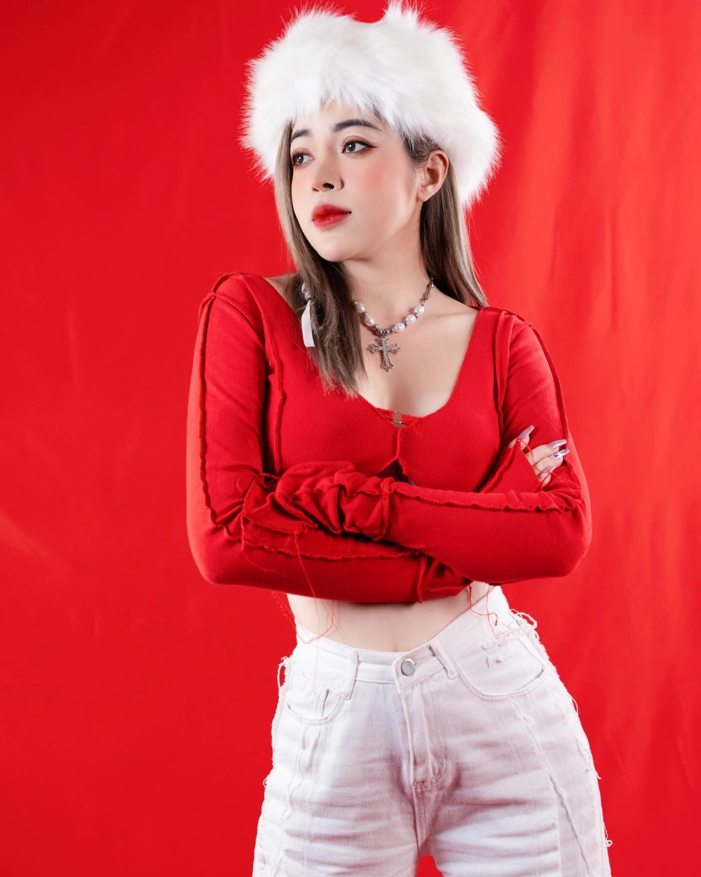 Hình cô gái dễ thương xinh xắn và tươi sáng tự nhiên