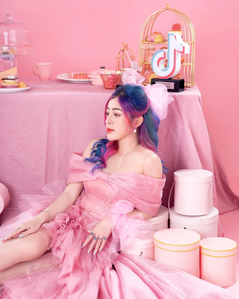 Linh Barbie sinh năm bao nhiều cô sinh năm 1994