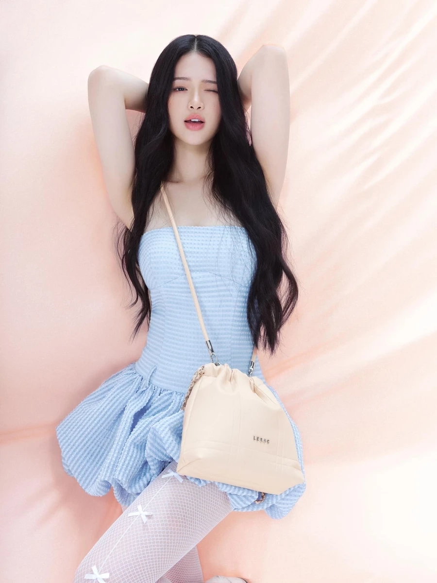 Linh Ka instagram nơi cô chia sẻ phong cách thời trang sang chảnh