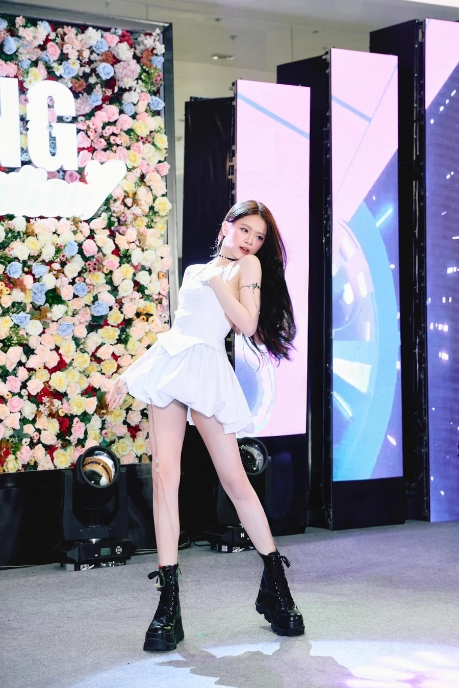 Linh Ka live và những lần giao lưu, khoe giọng hát thật