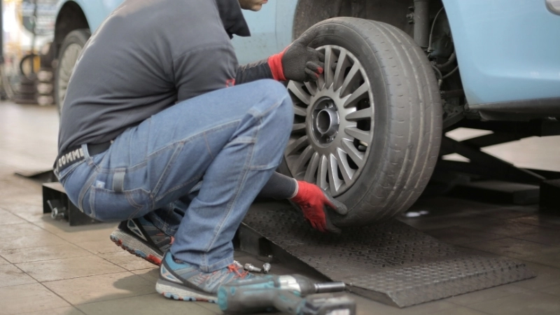 Cách khắc phục và phòng tránh lốp ô tô mòn không đều