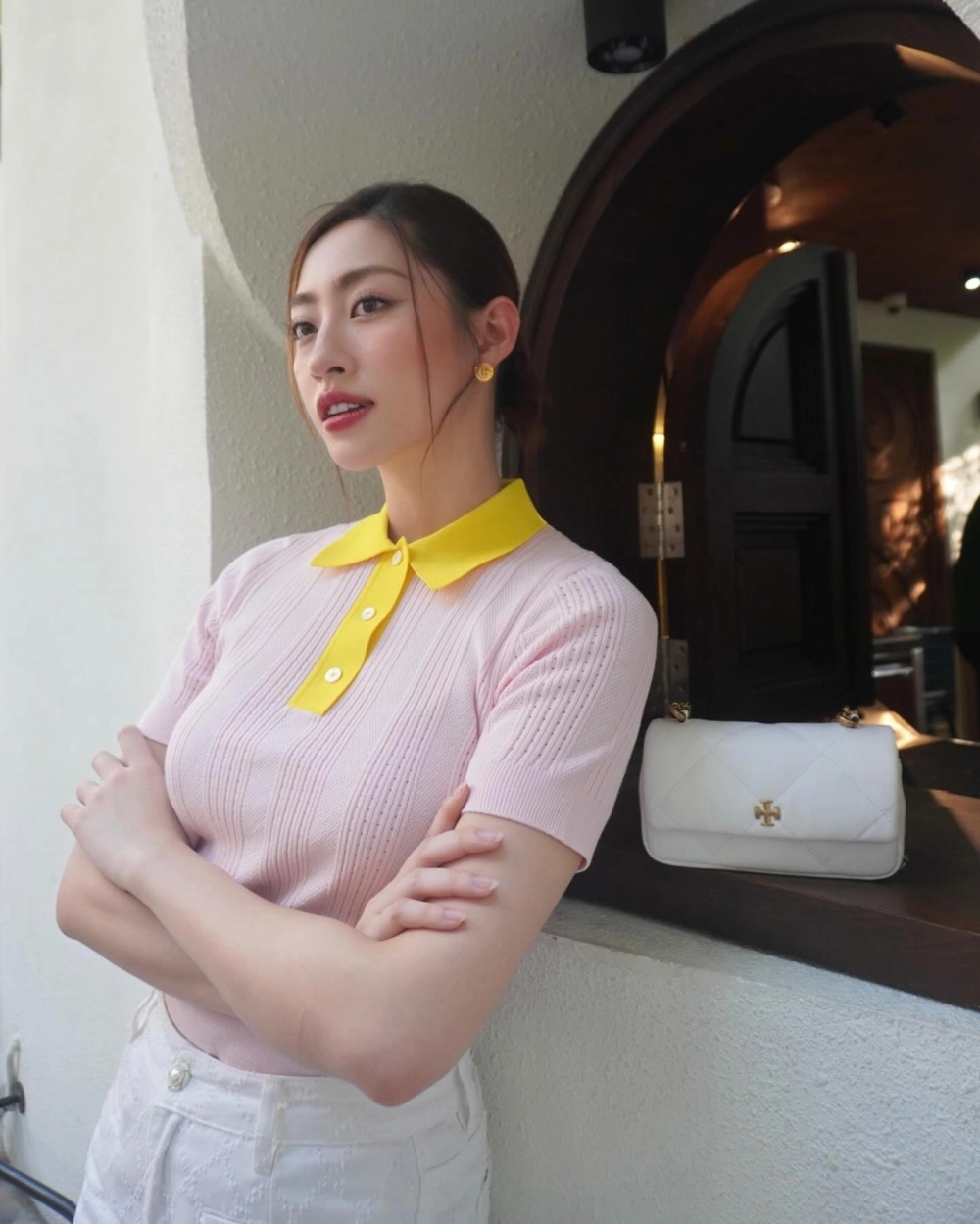 Á hậu Lương Thùy Linh và những nhầm lẫn về danh hiệu của cô