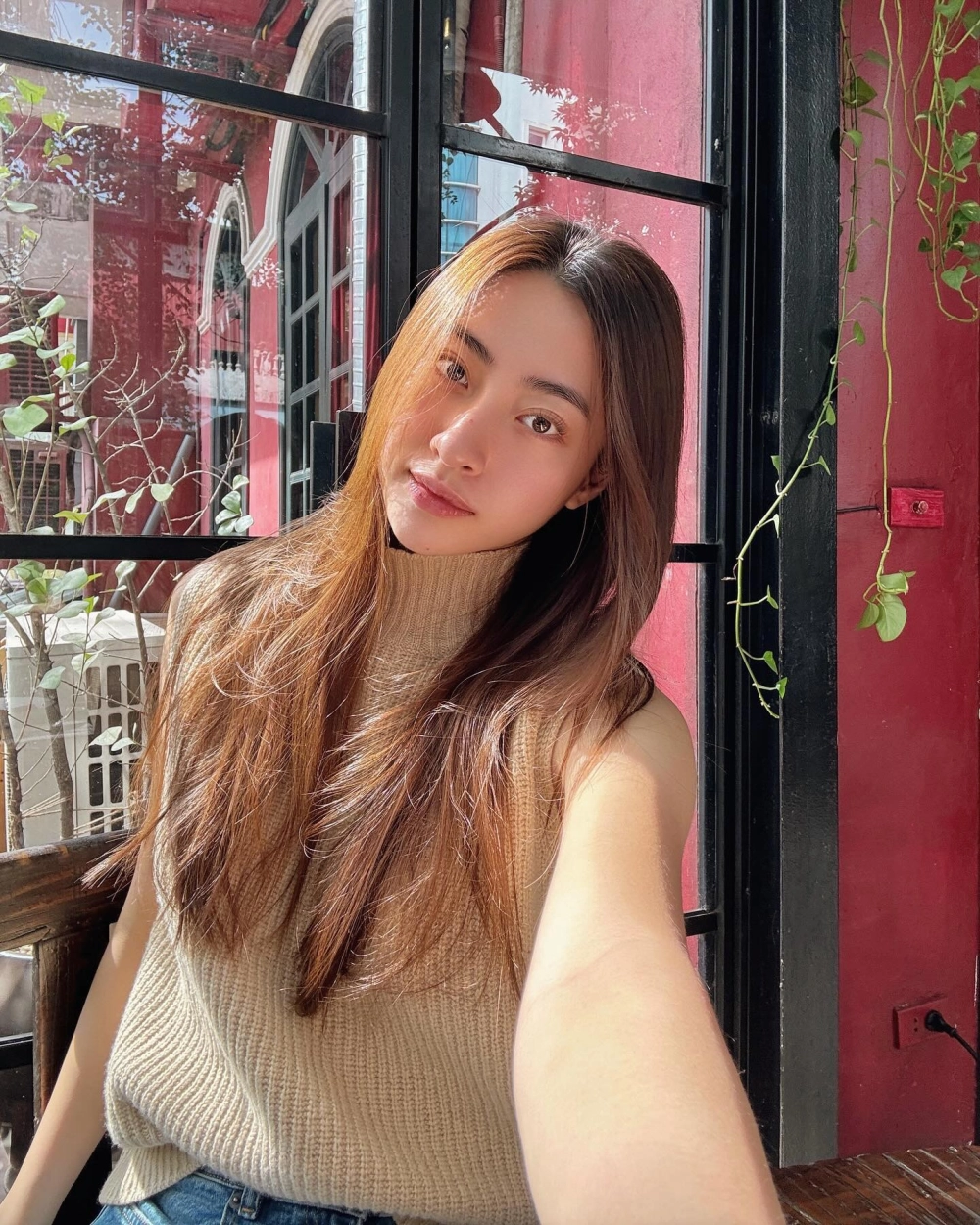 Hoa hậu Lương Thùy Linh tiểu sử và con đường từ nữ sinh đến hoa hậu