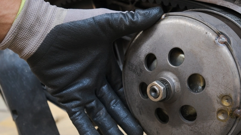 Lưu ý khi bảo dưỡng và sử dụng ly hợp xe máy