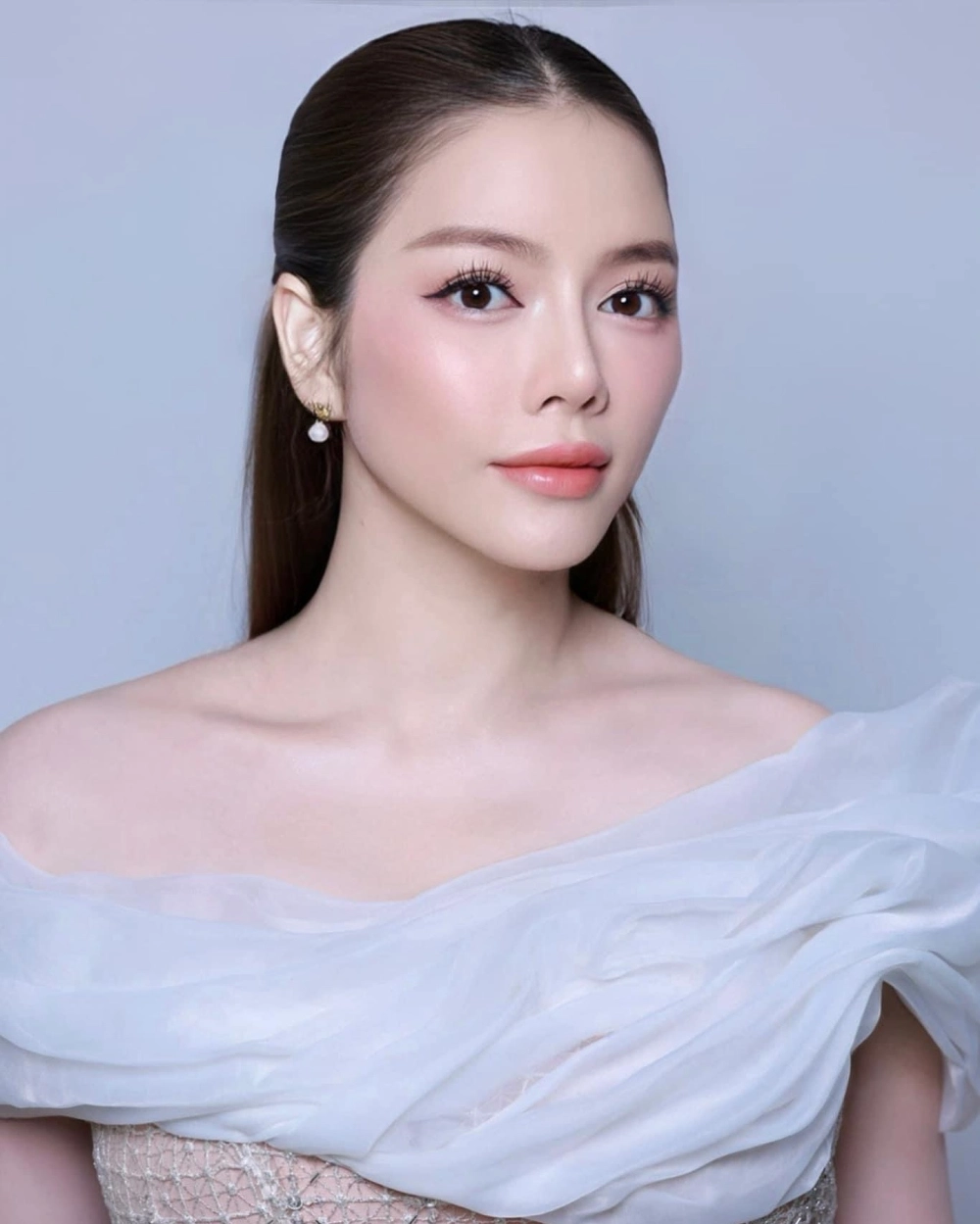 Tin tức Lý Nhã Kỳ và những hoạt động kinh doanh, từ thiện mới nhất