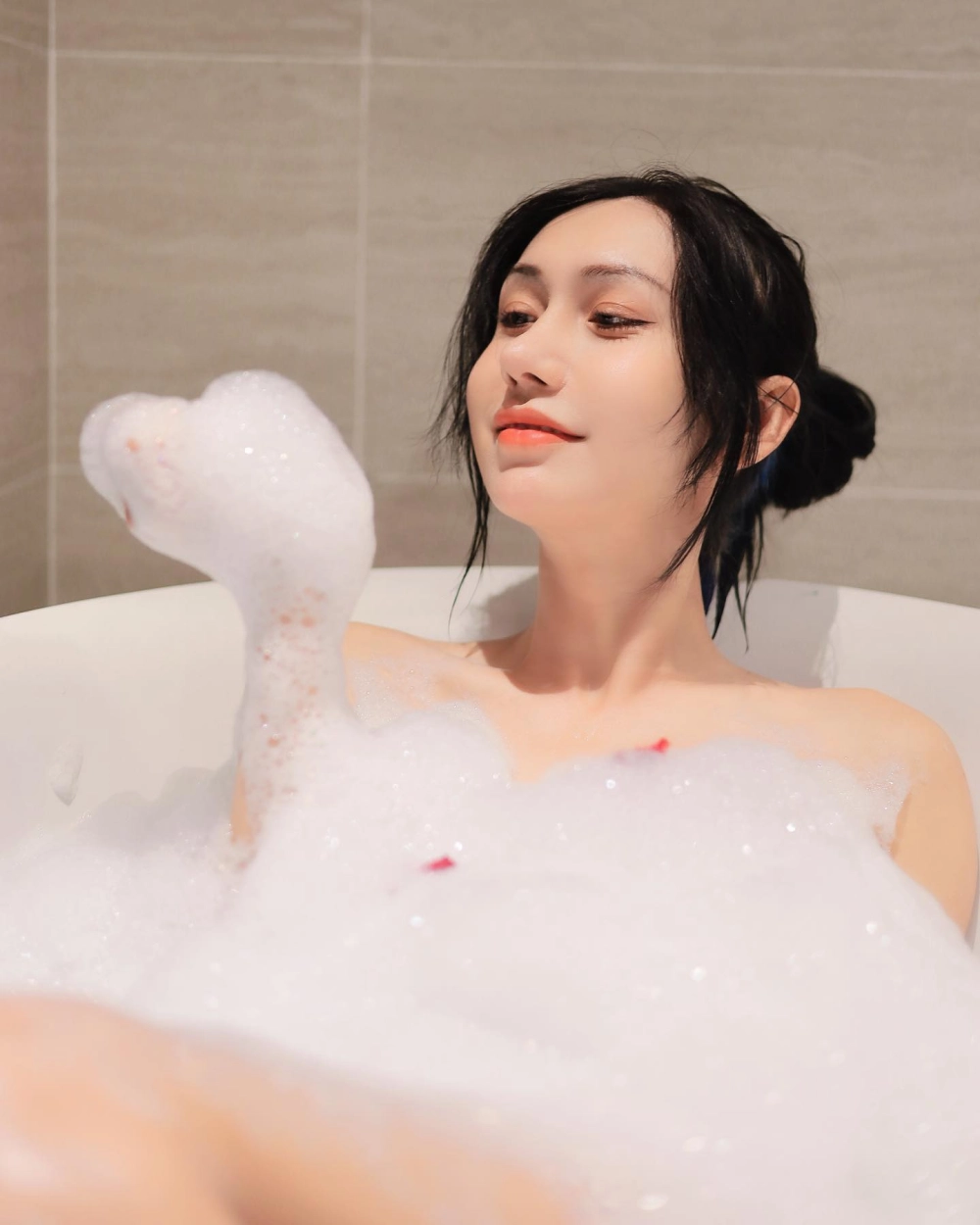 Buồn thì cứ khóc đi Lynk Lee ca khúc an ủi vỗ về tâm hồn