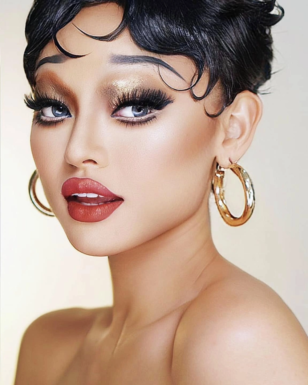 Câu hỏi Mai Ngô và phần thi ứng xử đi vào lịch sử