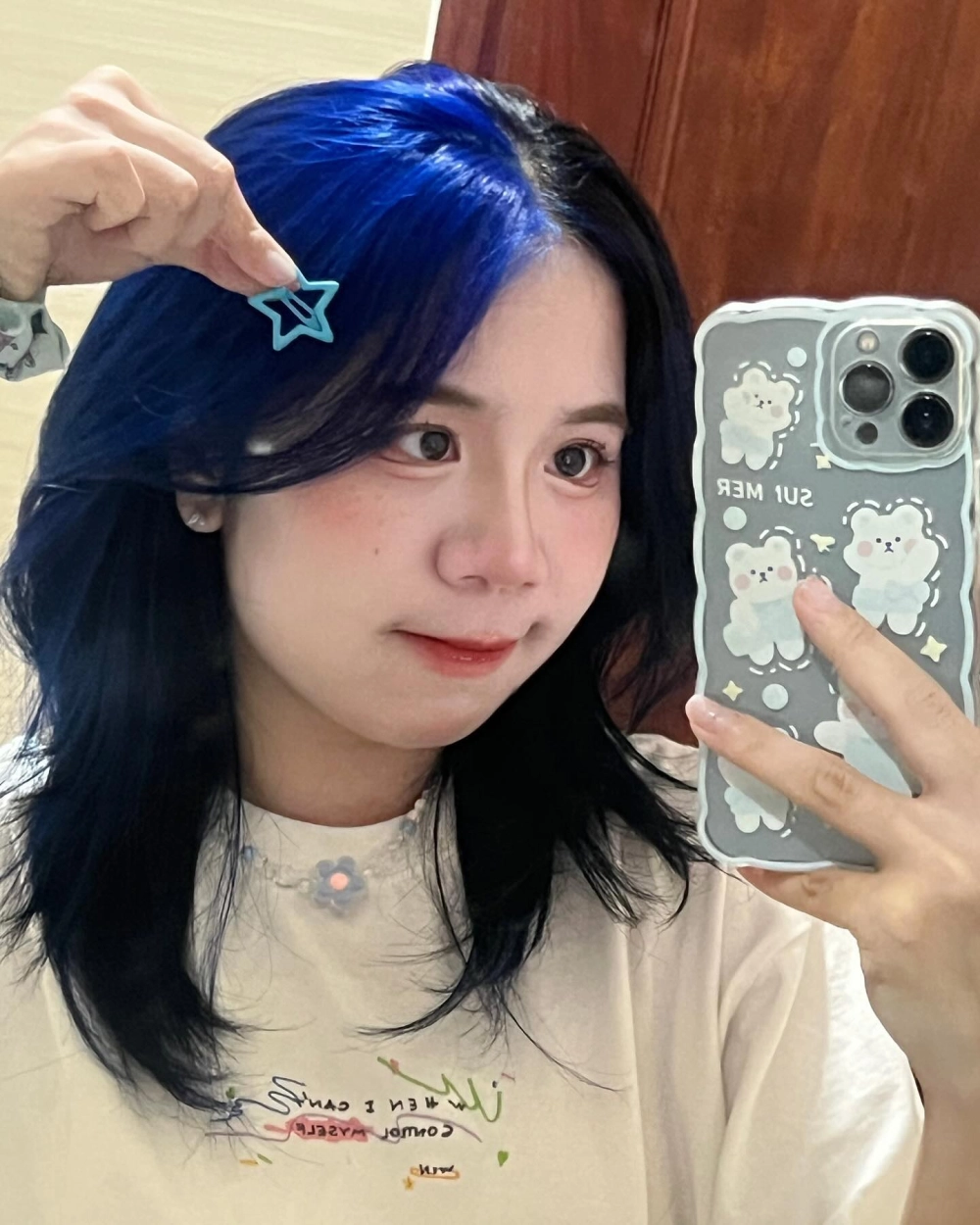 Mở chị Mèo Simmy và xem ngay những video mới nhất của chị Simmy