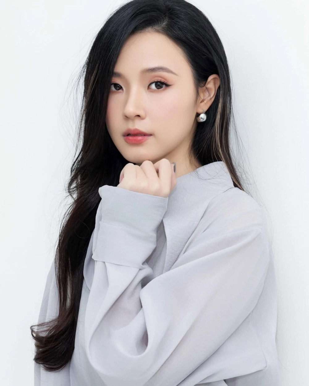 Hình ảnh cô gái đẹp Việt Nam tinh tế và thanh thoát mọi góc nhìn