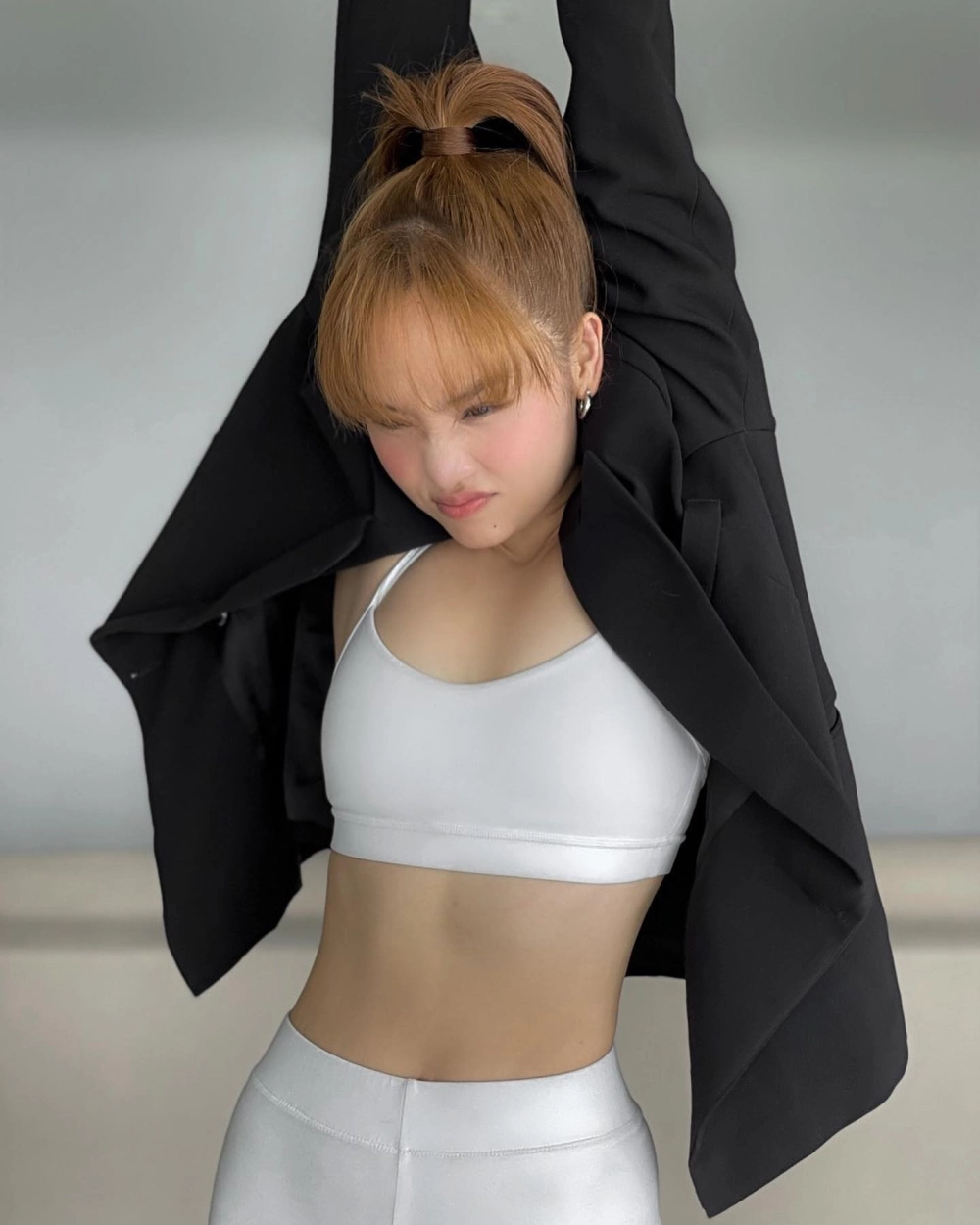 Karaoke Miu Lê hát lại những ca khúc làm nên tên tuổi của cô