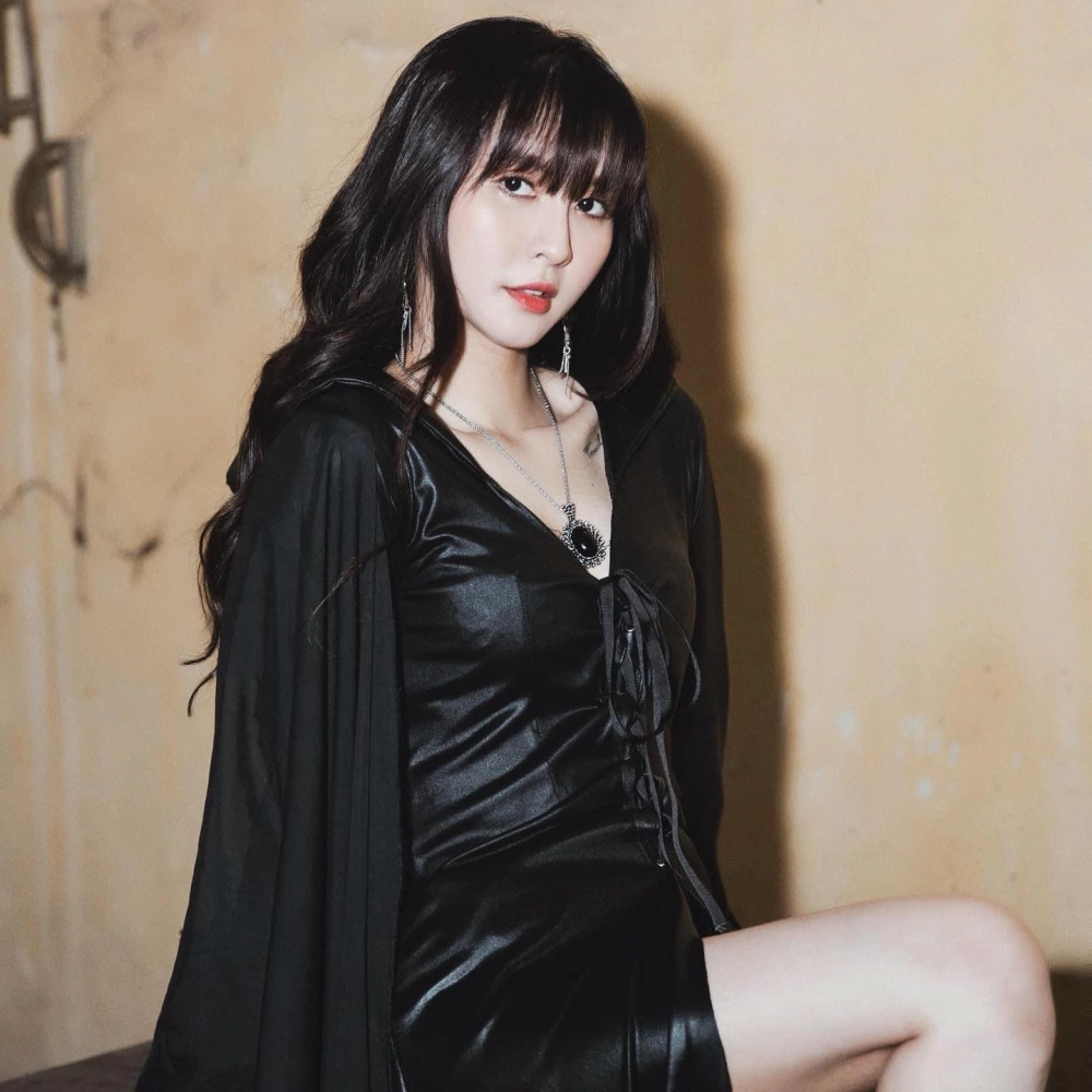 Ngân Sát Thủ hát và những lần khoe giọng ngọt ngào trên livestream