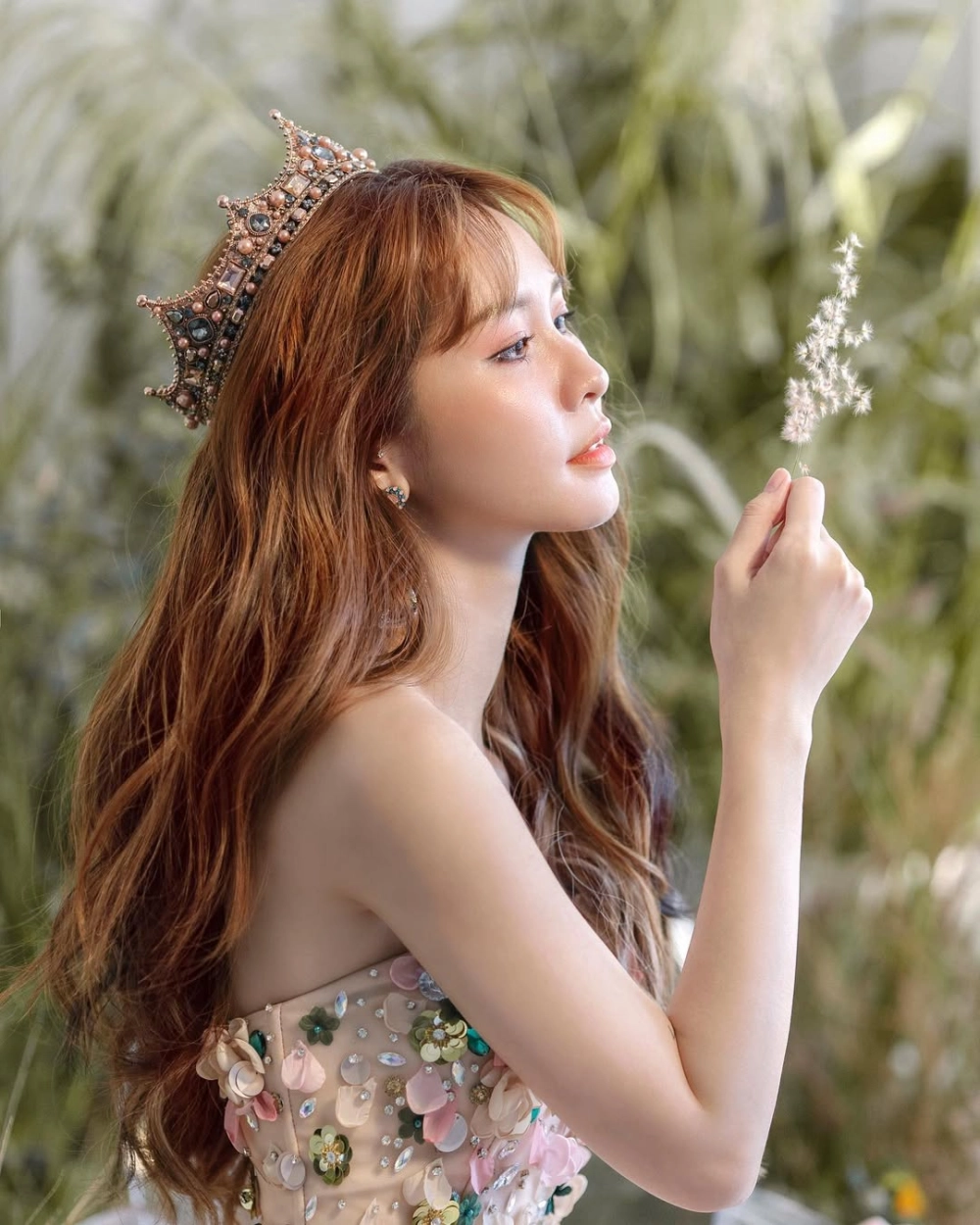 Instagram Ngân Sát Thủ nơi cô chia sẻ những khoảnh khắc xinh đẹp