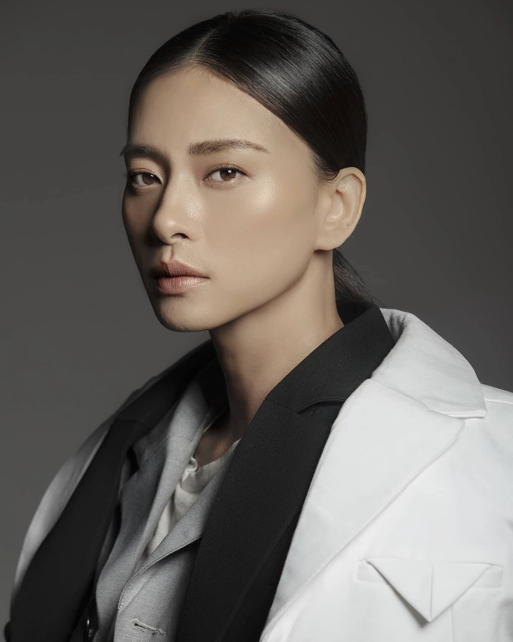 Ngô Thanh Vân là ai cô là đả nữ, đạo diễn, nhà sản xuất phim quyền lực