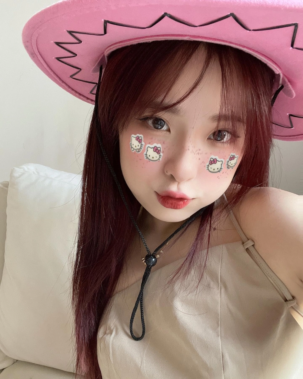 Ngọc Kem nữ tiktoker, streamer xinh đẹp với điệu chu môi triệu view