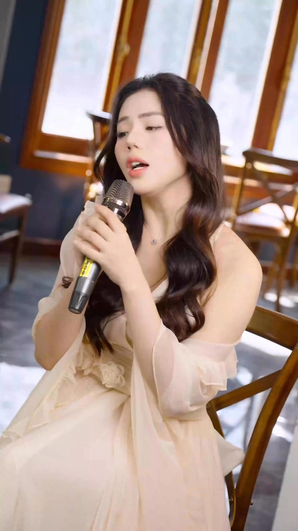 Nguyễn Hương Ly vui lắm nha và những khoảnh khắc đời thường, hài hước