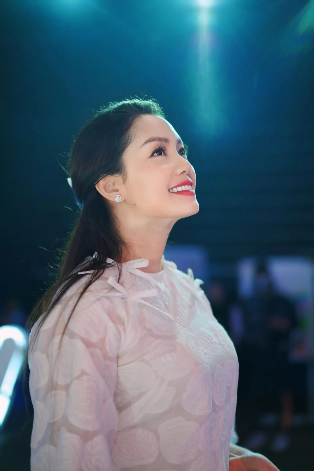 Tìm một người như thế Nguyễn Ngọc Anh ca khúc da diết làm nên tên tuổi