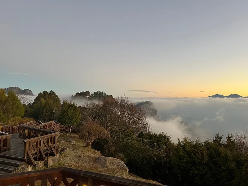 Khám phá vẻ đẹp huyền thoại tại núi alishan đài loan