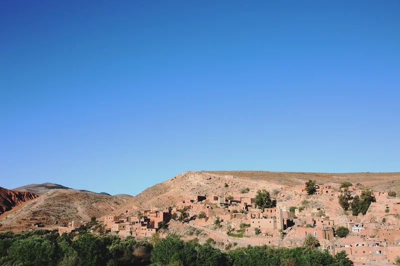 Dãy núi Atlas nằm ở phía nào của châu Phi