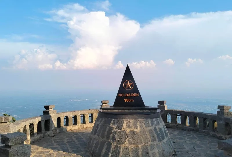 Bạn có biết núi Bà Đen thuộc tỉnh nào không