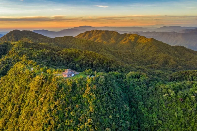 Chia sẻ kinh nghiệm leo Bạch Mã giúp bạn vượt thử thách dễ dàng