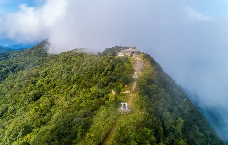 Thưởng ngoạn thiên nhiên kỳ vĩ trong vườn quốc gia Bạch Mã