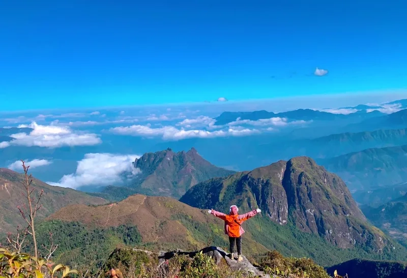 Hành trình trekking đầy thử thách tại bạch mộc lương tử trekking