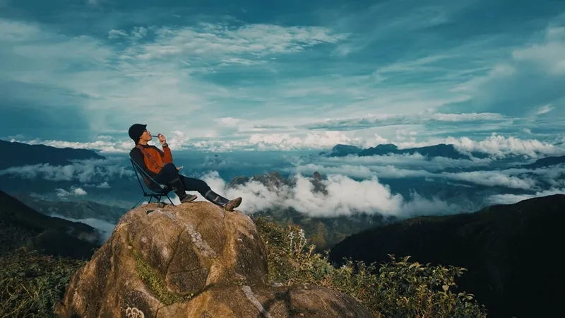 Tham gia tour leo núi bạch mộc lương tử cùng bạn bè