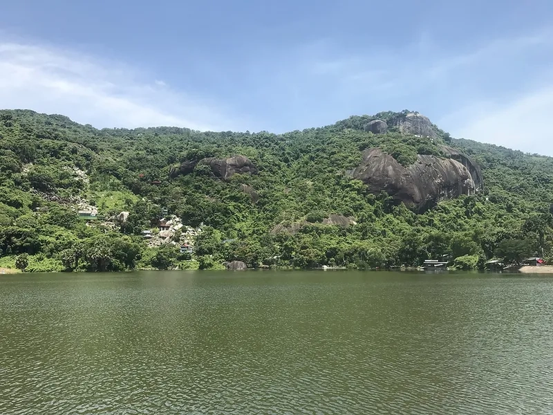 Thưởng ngoạn phong cảnh tuyệt đẹp tại khu du lịch Bảy Núi