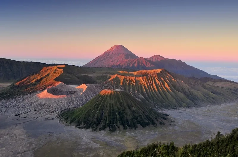 Khám phá vẻ đẹp hùng vĩ của Núi Bromo Indonesia