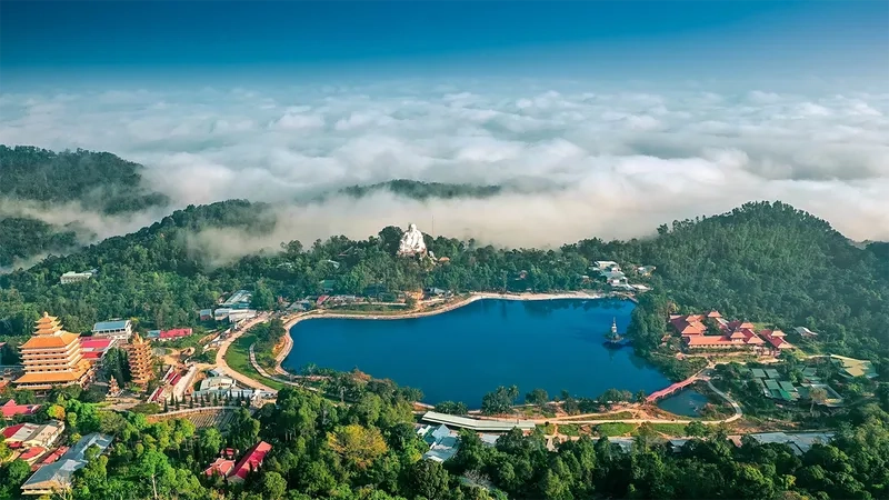 Trải nghiệm thiên nhiên kỳ vĩ tại núi Cấm An Giang