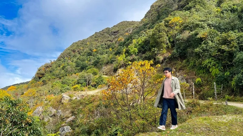 Chinh phục đỉnh Chiêu Lầu Thi để cảm nhận cảnh đẹp hùng vĩ