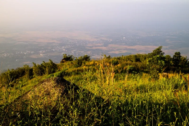 Trải nghiệm ngắm cảnh ngoạn mục từ cáp treo núi Chứa Chan