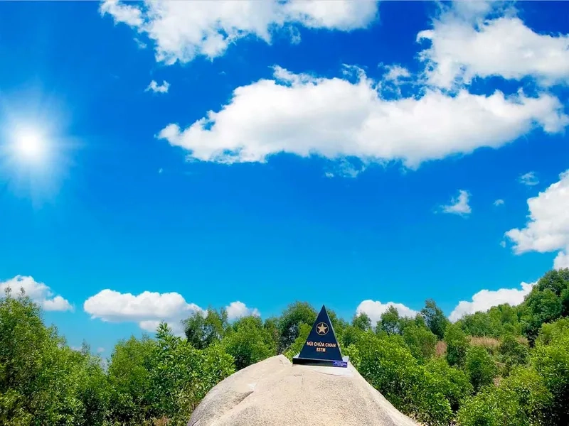 Bạn đã biết núi Chứa Chan ở đâu chưa