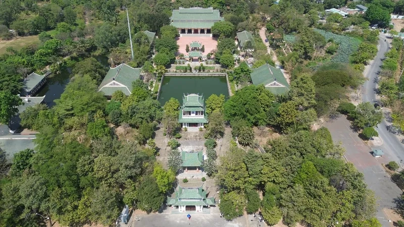 Thử thách giới trẻ với trải nghiệm leo núi Chứa Chan