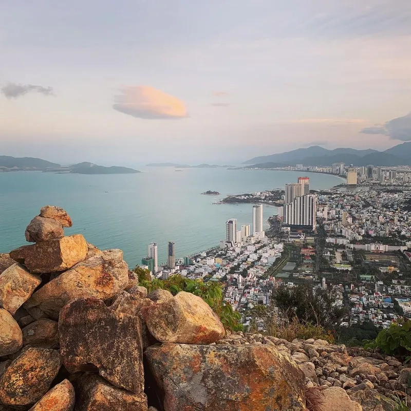 Khám phá địa điểm nổi tiếng Núi Cô Tiên Ở Nha Trang