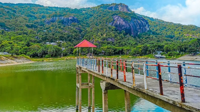 Thử thách bản thân trên đường lên núi cô tô