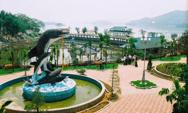 Khám phá cảnh đẹp tại hồ núi Cốc