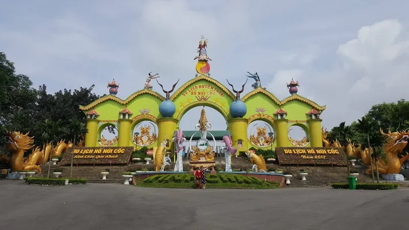 Nghỉ dưỡng xanh mát tại khu du lịch sinh thái hồ núi Cốc