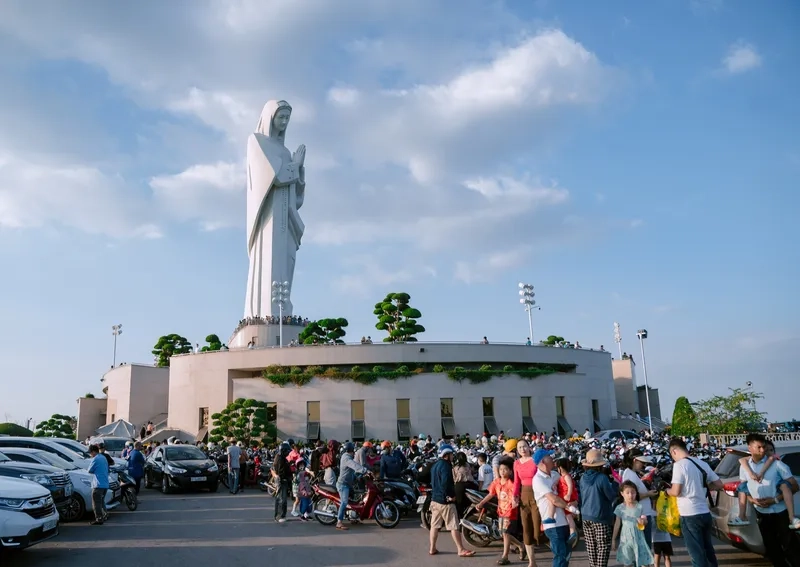 Tìm hiểu câu chuyện về Đức Mẹ hiện ra ở núi Cúi