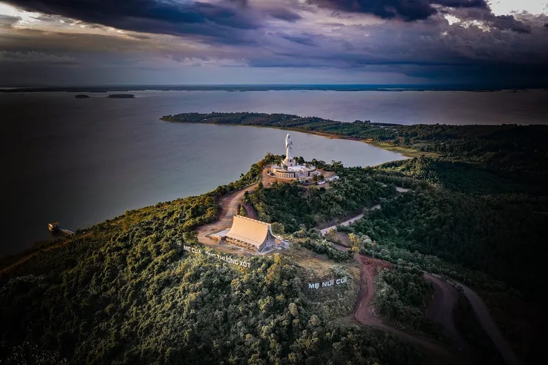 Du lịch tâm linh về núi Cúi Đồng Nai