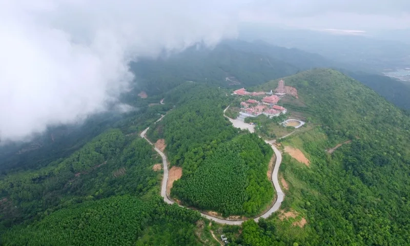 Giới thiệu đôi nét về Núi Đại Huệ 