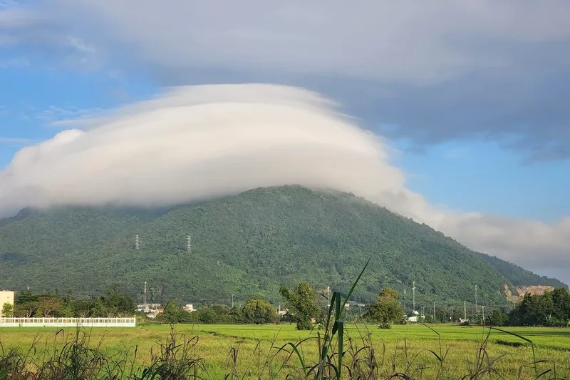 Nạp năng lượng tích cực với leo núi Dinh cuối tuần